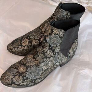 ALDO black/gold tapestry look ankle boots!